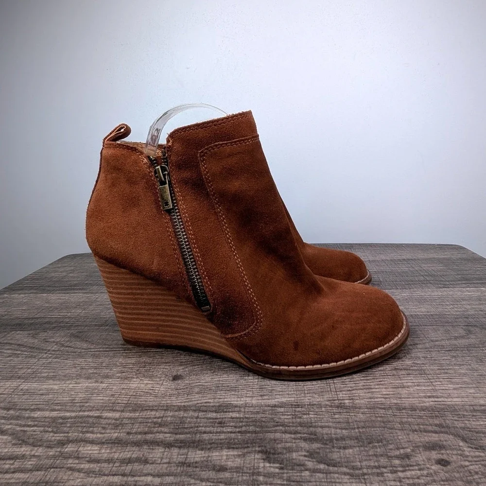 Lucky Brand Yahir Womens Brown‎ Suede Wedge Ankle Booties LK-YAHIR Size 9.5M